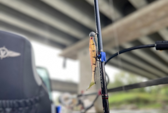 
Vai drīkst makšķerēt zem tilta?
